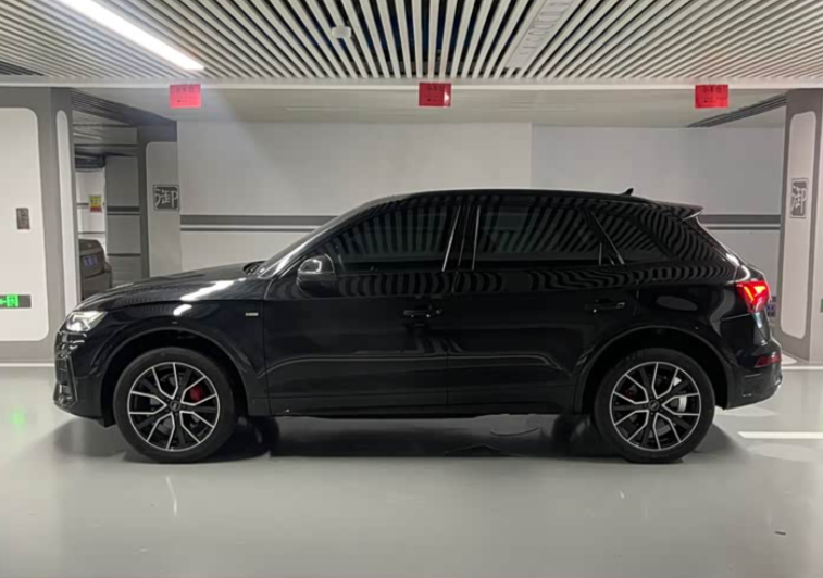 Салон Audi Q5 — комплектация рестайлинговой версии II поколения