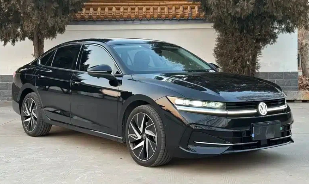 Volkswagen Passat 2026 — глобальный «старший брат» Magotan, тот же типаж бизнес-седана