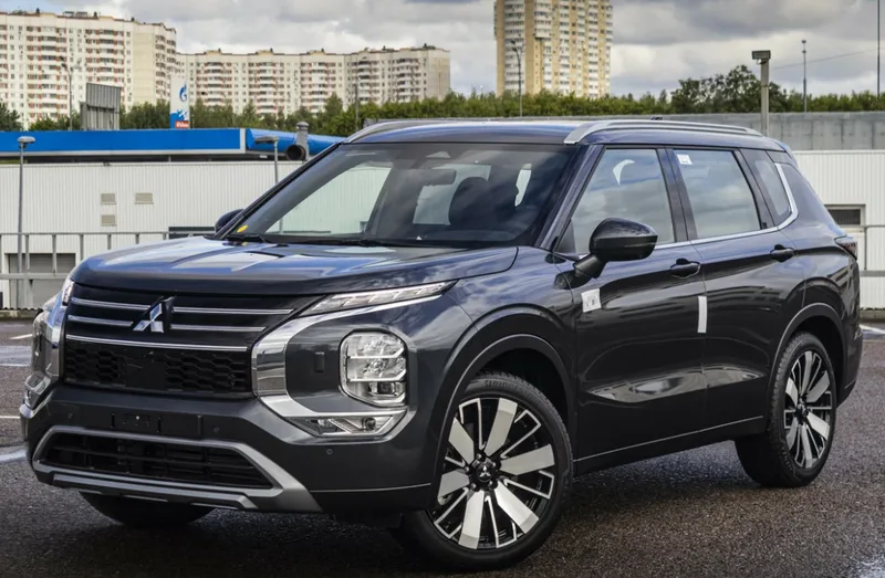 Mitsubishi Outlander, 2026