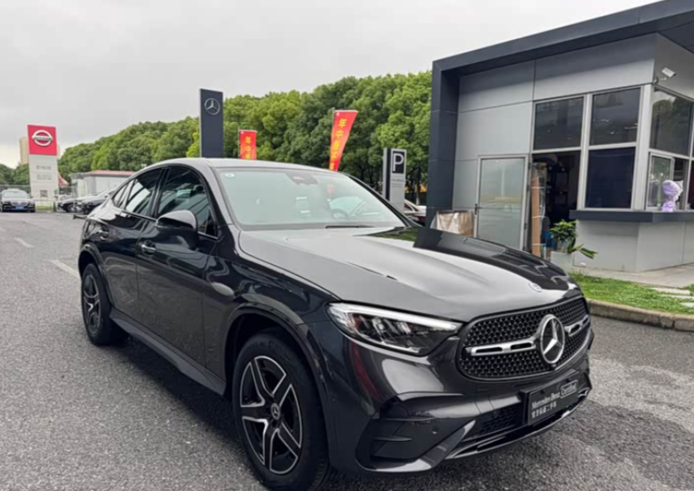 Mercedes-Benz GLC Coupe — самая доступная версия в каталоге, от 4 465 000 ₽ под ключ