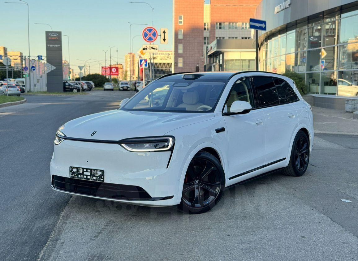 AITO M7 — семейный флагман на шесть мест, от 5 490 000 ₽ под ключ