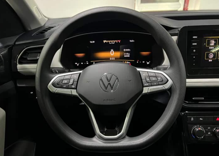 Volkswagen Tharu XR 2025 — базовый мотор 1.5 атмосферный, 110 л.с.