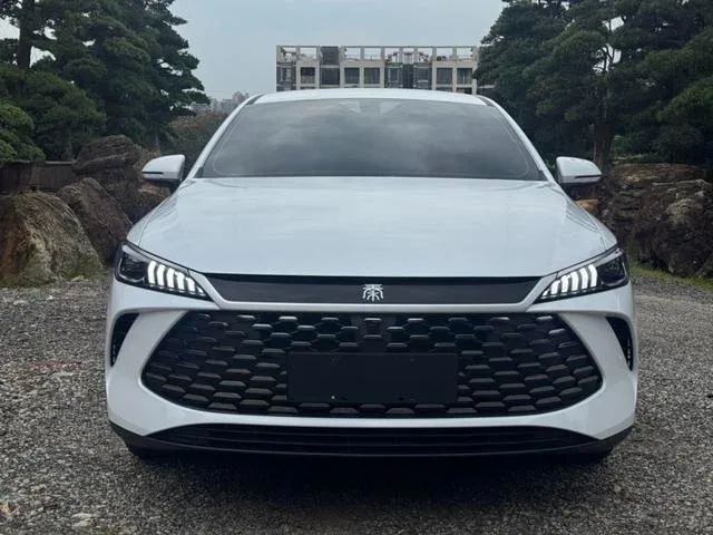 BYD Qin Plus DM-i, 2026 — фото 1