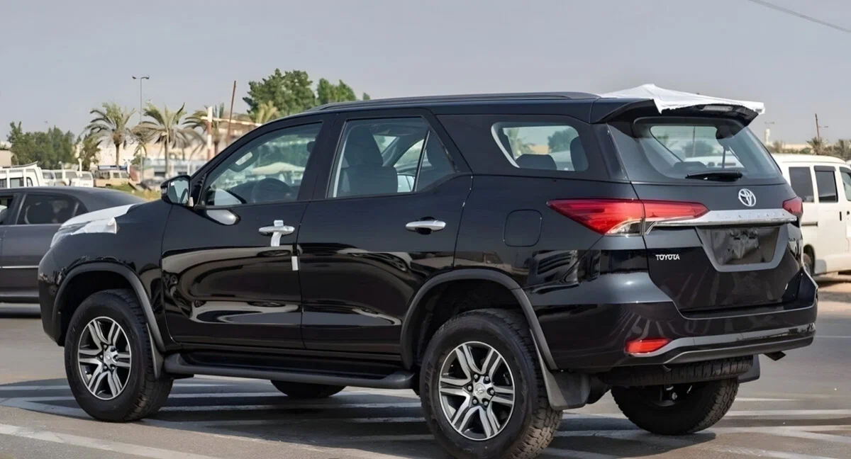 Toyota Fortuner — рамный внедорожник на платформе Hilux