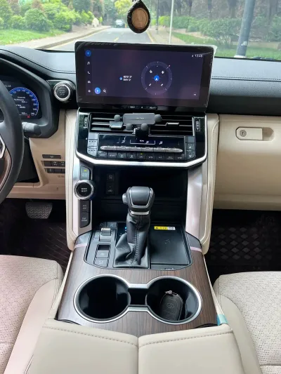 Toyota Land Cruiser 300 FL рестайлинг, 2026 — фото 8