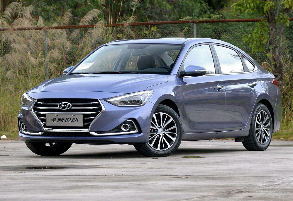 Hyundai Celesta — на решётке заметна китайская надпись «全新悦动» (Yuedong), родственная связь с Elantra