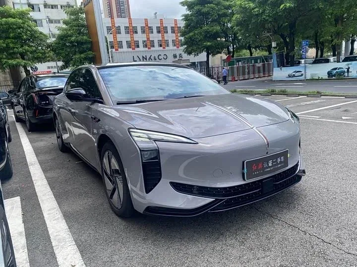 Hongqi EH7, 2026