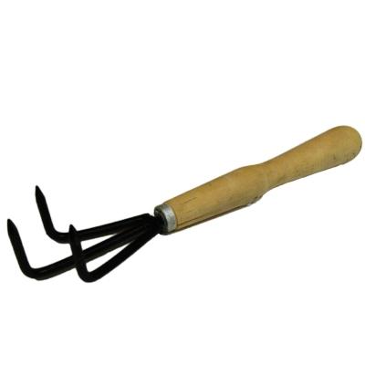 Разрыхлитель 3-зубчатый деревянная ручка