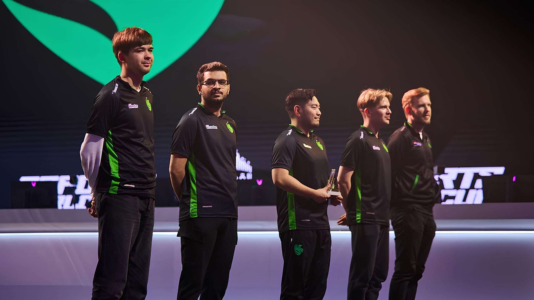 Team Falcons покинул менеджер состава по Dota 2 – «соколы» могут уйти из дисциплины - CyberMeta