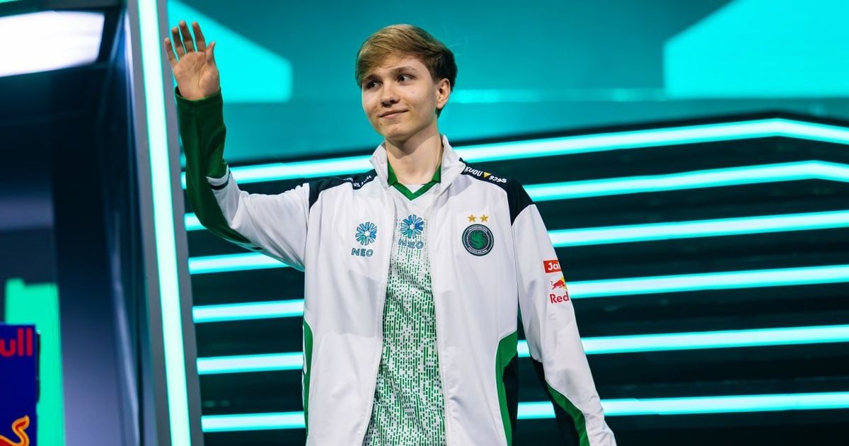 m0NESY стал лучшим игроком группового этапа EWC 2026 по CS2 - CyberMeta
