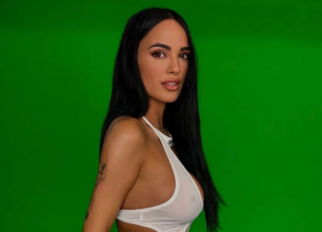 Актриса Клаудиа Коллдың эротикалық фотосессиялары Актриса Клаудиа Коллдың эротикалық фотосессиялары