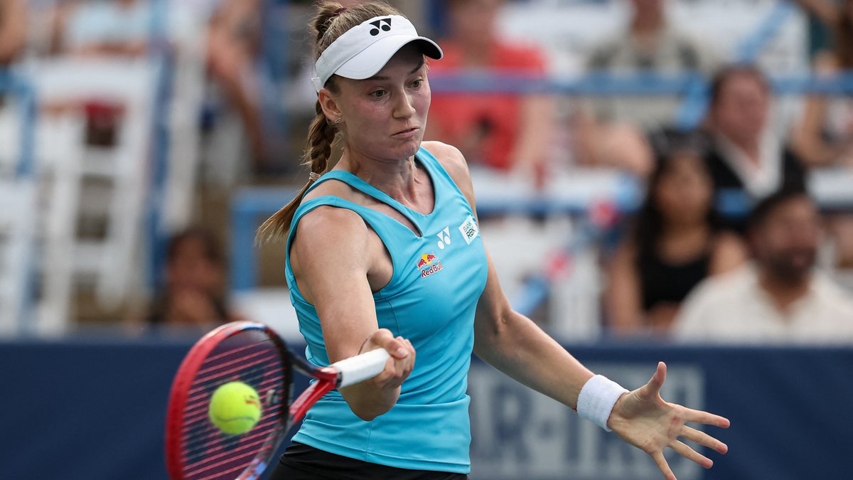 Рыбакина вышла в 1/8 финала турнира в Монреале