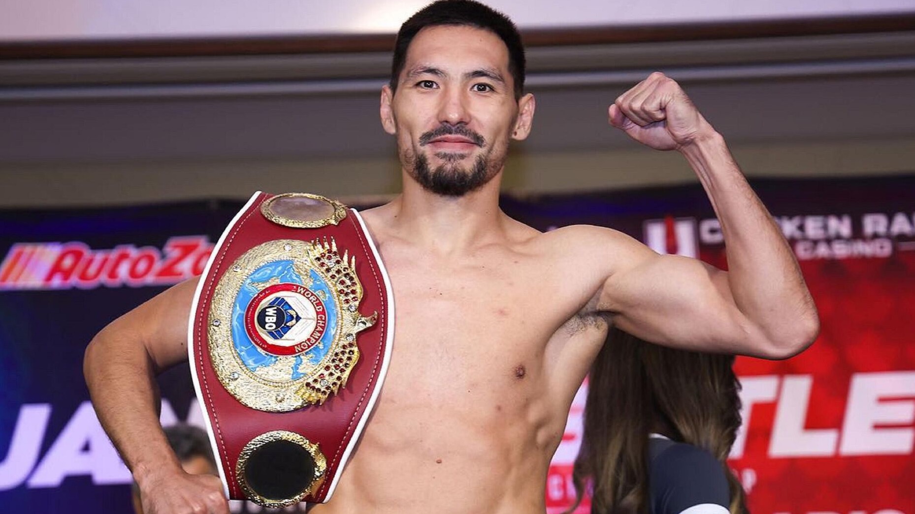 Боксер Жанибек Алимханулы разочарован нежеланием нового чемпиона WBC Карлоса Адамеса устроить поединок