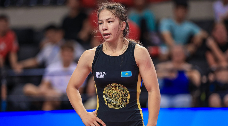 Казахстанка Усманова выиграла «золото» юношеского ЧМ по борьбе