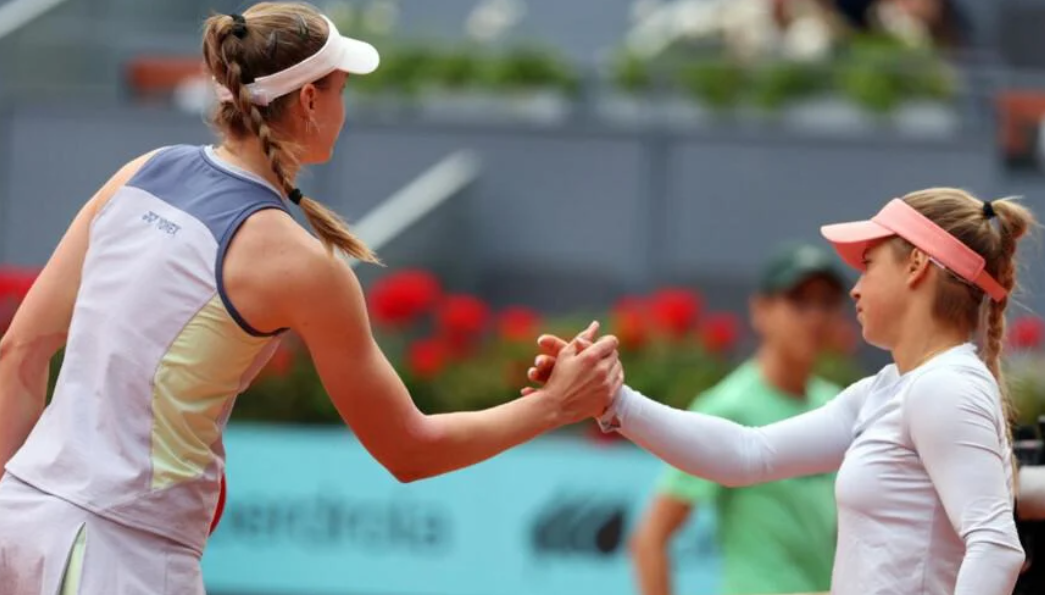 Рыбакина и Путинцева покидают парную сетку турнира WTA 500 в Лондоне