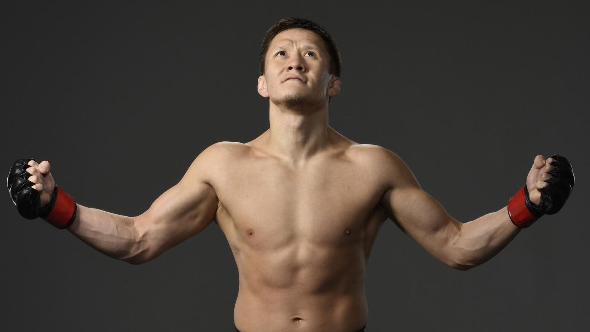 Жумагулов хочет реванша с бисексуалом Молиной в Казахстане – в UFC у него проблемы из-за ставок. Но зачем?