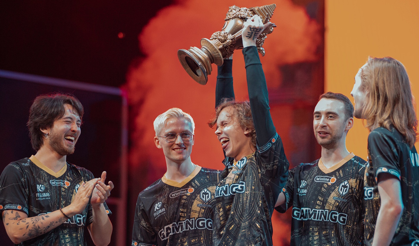Snapfire с шестью Divine Rapier и размен тронами. Самые яркие моменты Bali Major