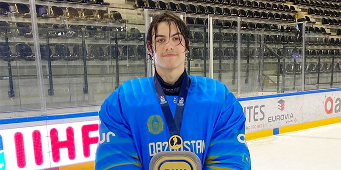 Клуб казахстанского 20-летнего вратаря выиграла и вышла в плей-офф канадской лиги