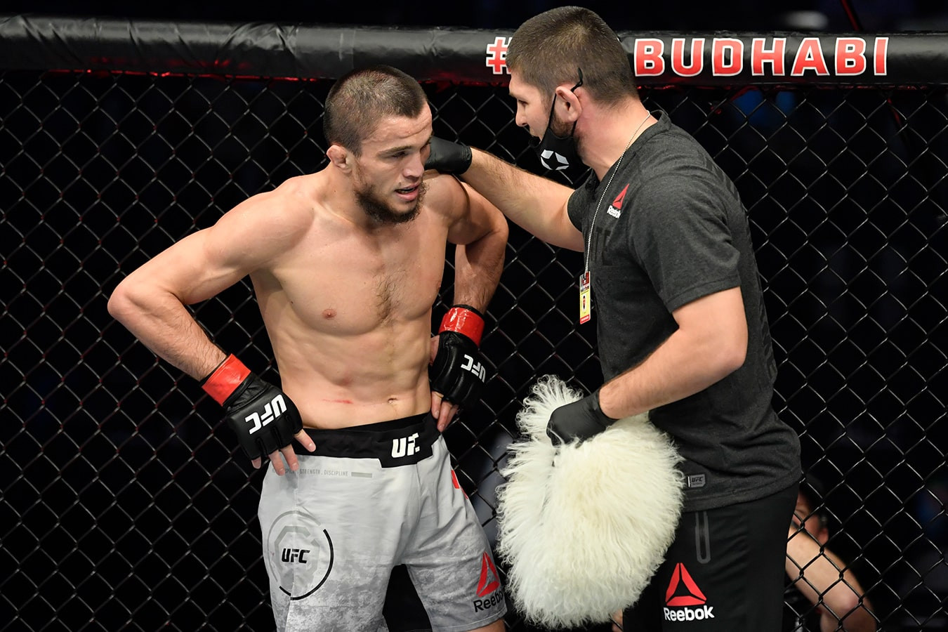 Объявлен состав на UFC Vegas 67: кард участников, время боев, где смотреть