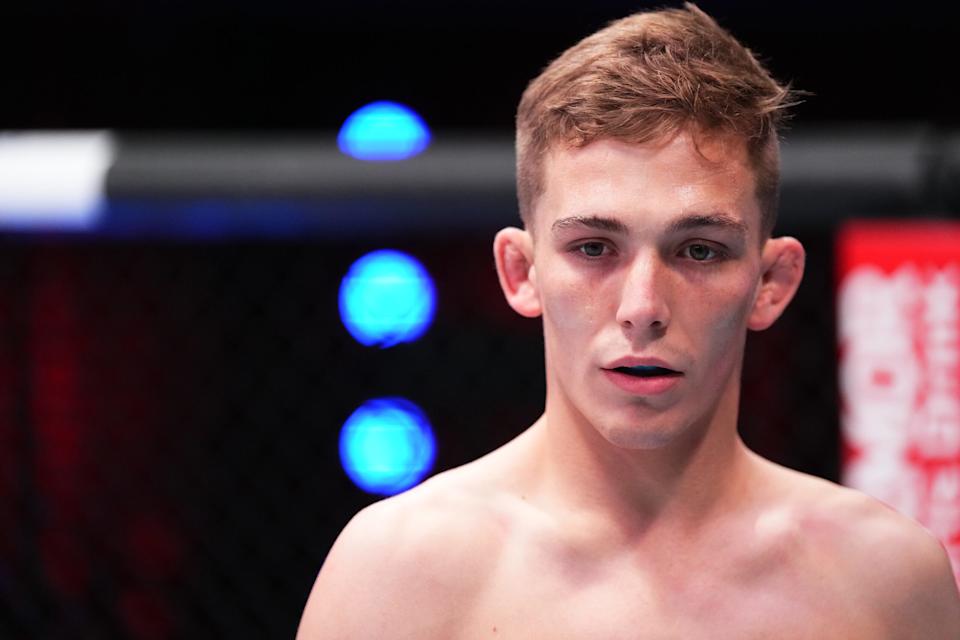 Уэллмэйкер –  Сайман прогноз на UFC Fight Night 27 апреля 2025 года
