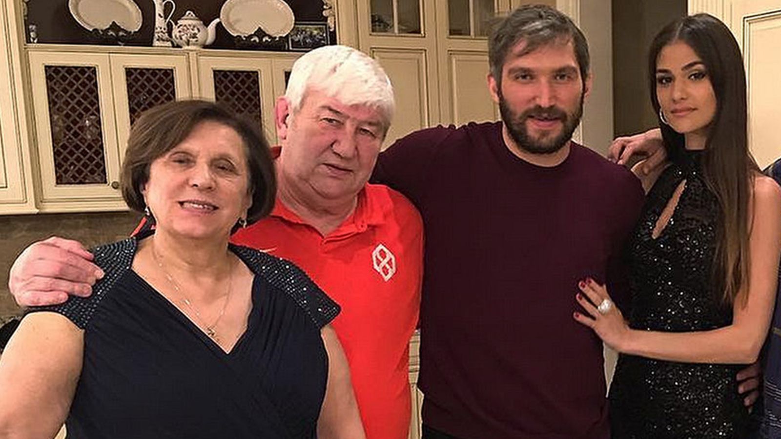 Александр Овечкин со своей семьёй