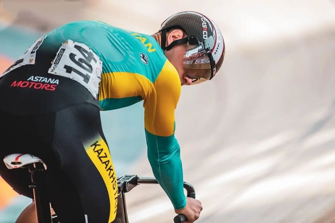 Казахстанец Курдиди завоевал бронзу на чемпионате Азии по велоспорту