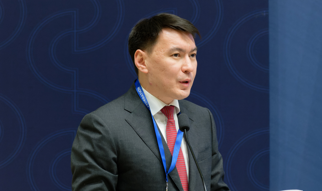 Глава КФФ пообещал выучить казахский язык за год