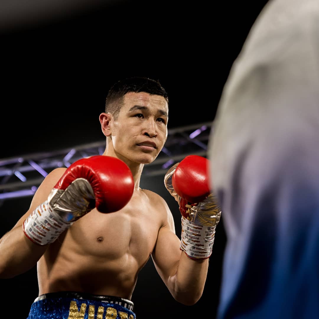 Казахстанский боксер помогает чемпиону мира готовиться к защите титула WBC