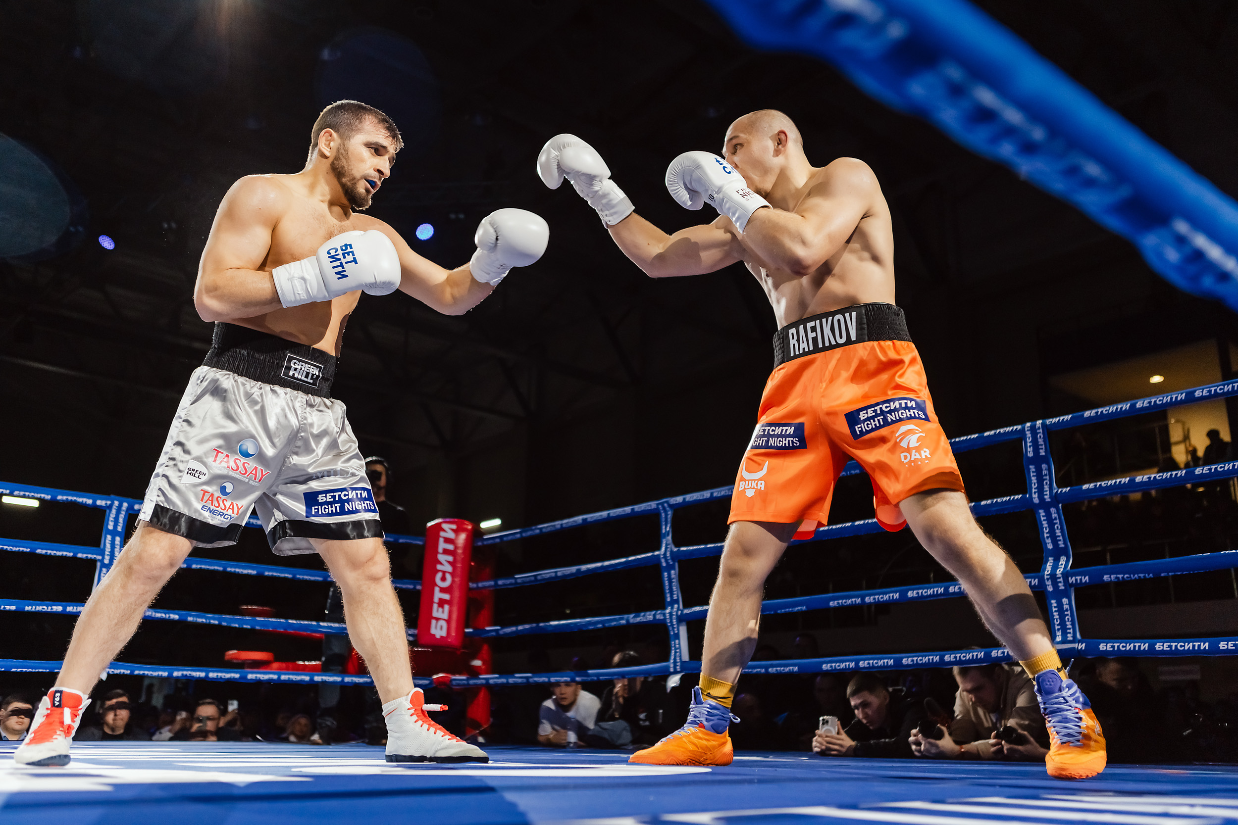 Рафиков победил Алиева в главном бою БЕТСИТИ Fight Nights Boxing