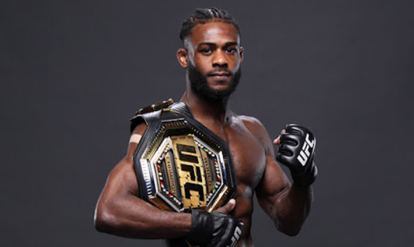 Экс-чемпион UFC проведет бой в Шымкенте