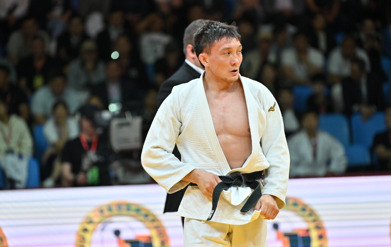 Есет Куанов уступил олимпийскому чемпиону и выбыл с ЧМ по дзюдо