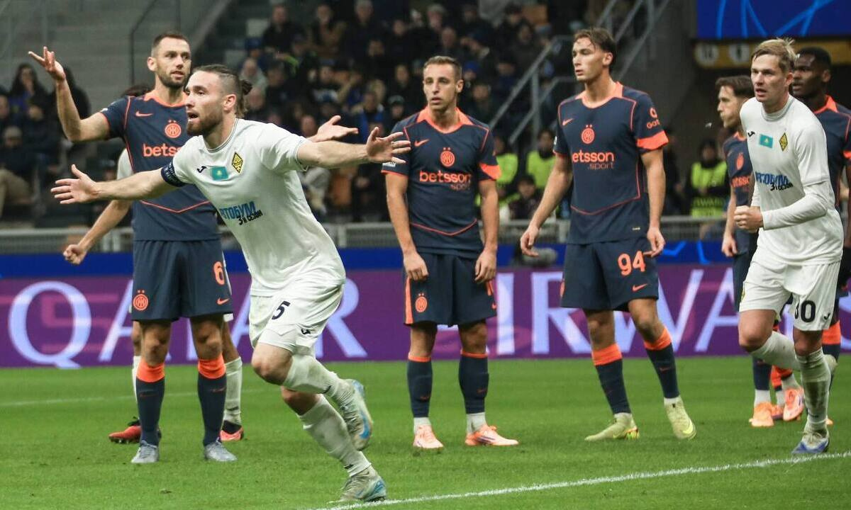 Жеке үшемді қараңыз Жас өзбек әйелімен жыныстық қатынас