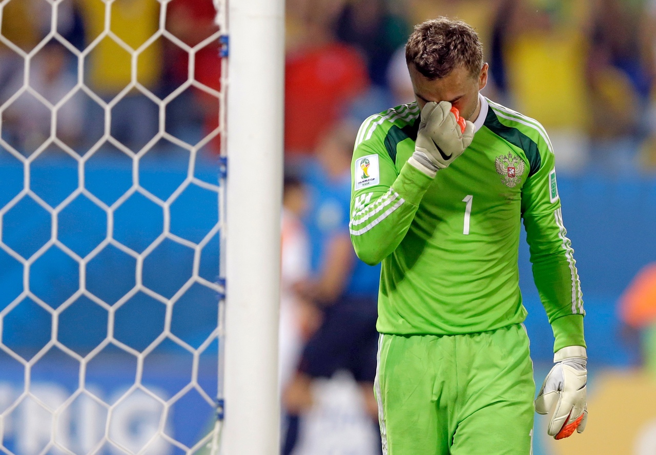 Нойер 2014. Вратарь года 2014. Мануэль нойер чм 2014. Эмилиано мартинес 2022. Акинфеев корея.