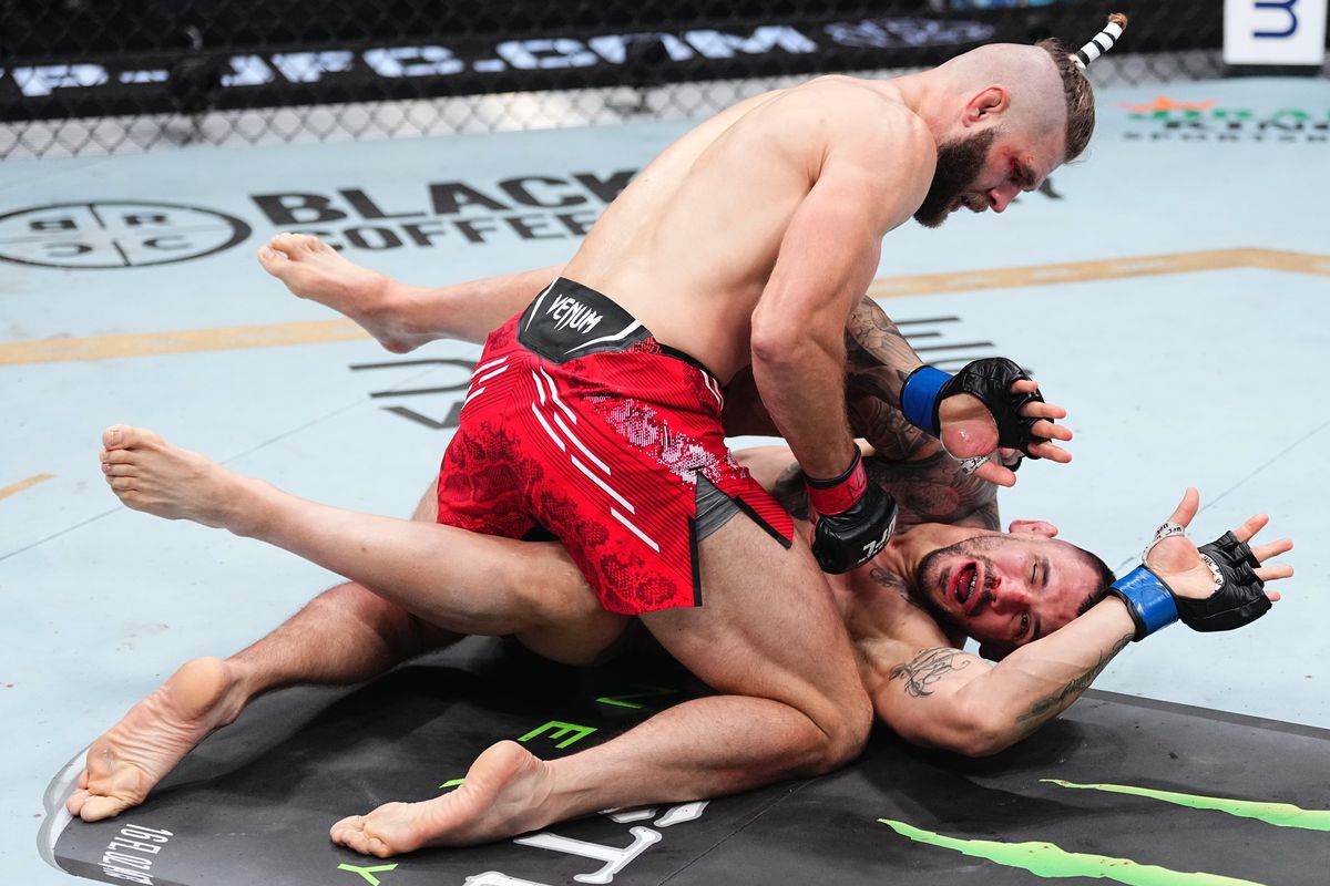 Иржи Прохазка победил Александра Ракича: результаты поединка на турнире UFC 300