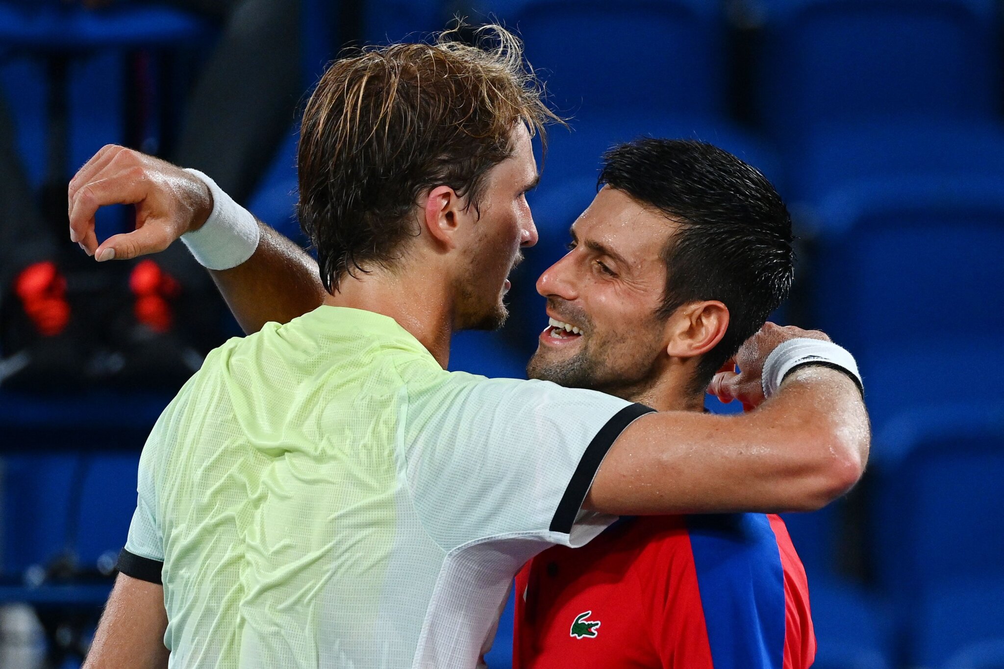 Джокович одолел Зверева и вышел на Синнера в полуфинале Roland Garros
