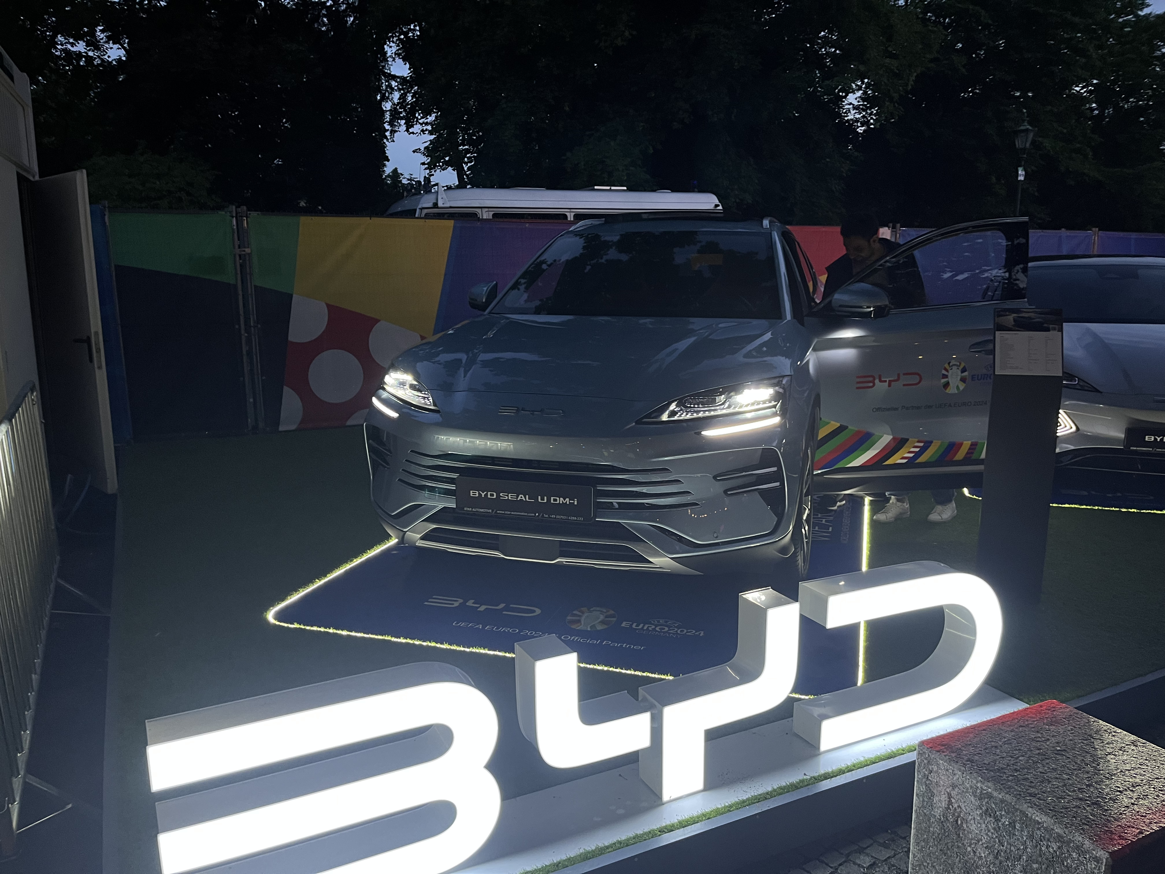Автомобиль BYD