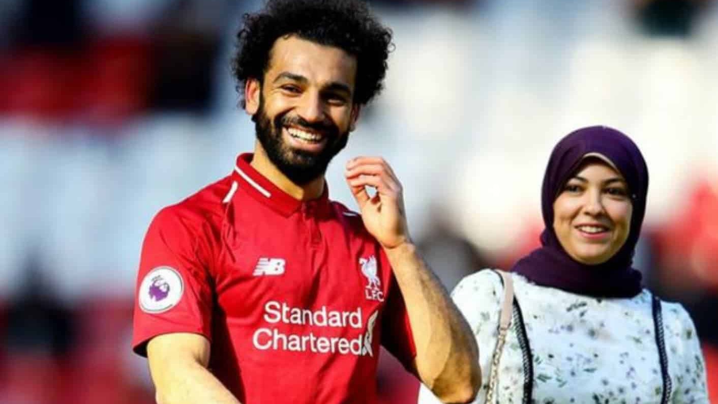 Жетілген есек порно Иленген сиськи, тартқан емізік