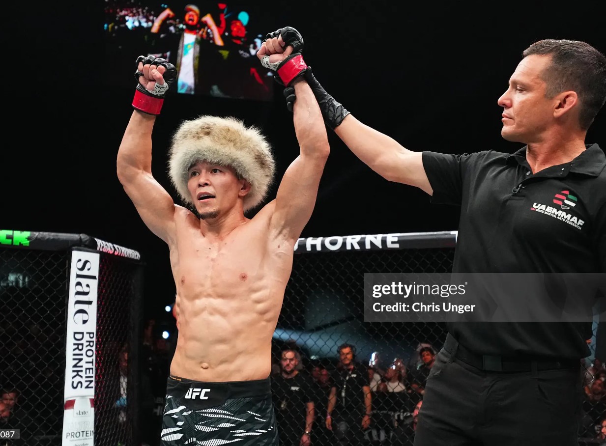 «Готов конкурировать с бойцами топ-5 UFC»: Тренер оценил уровень Асу Алмабаева