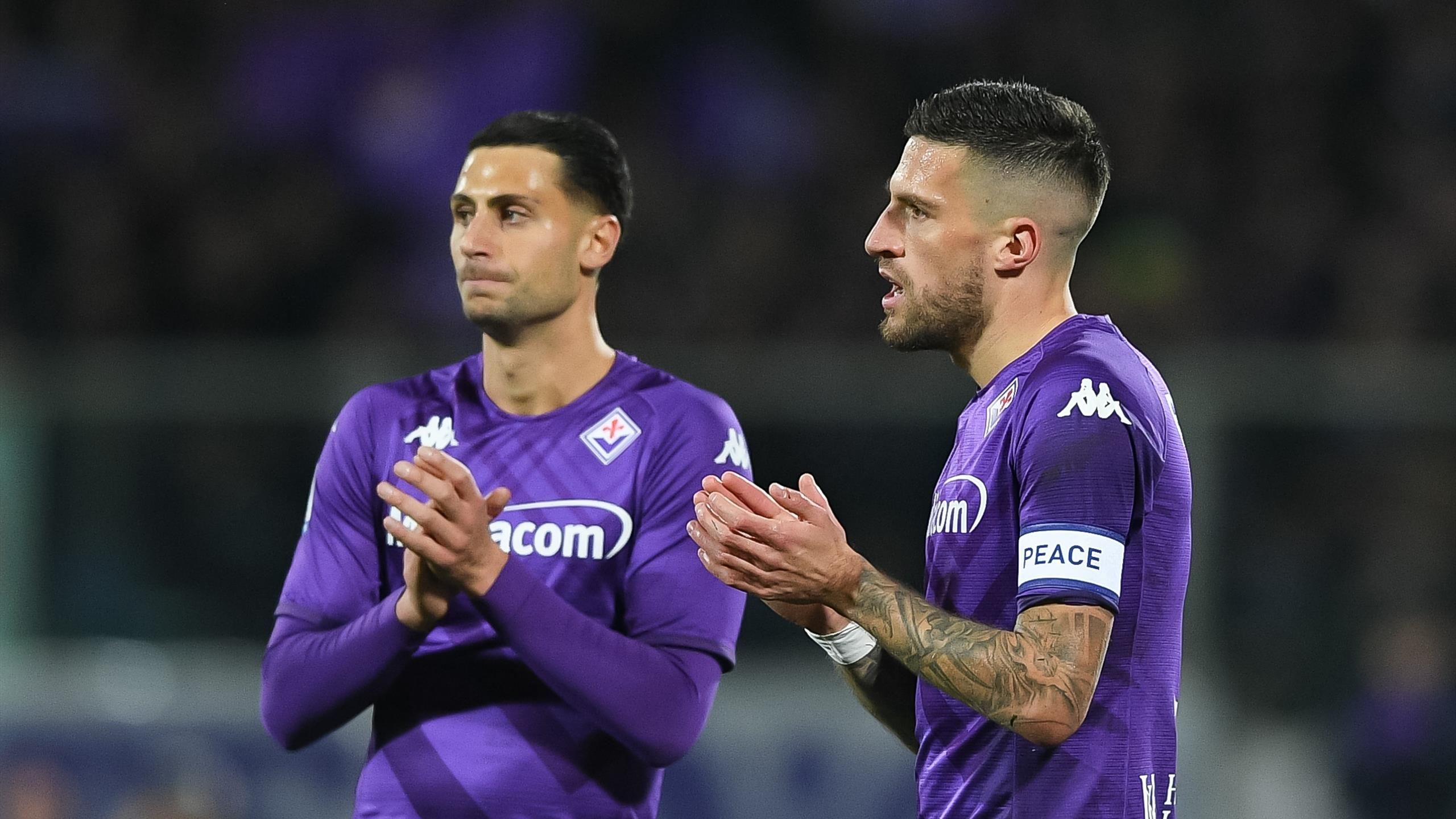Футбол фиорентина наполи. Лечче фиорентина. фиорентина в лиге чемпионов. fiorentina u19 sampdoria u19 video live.