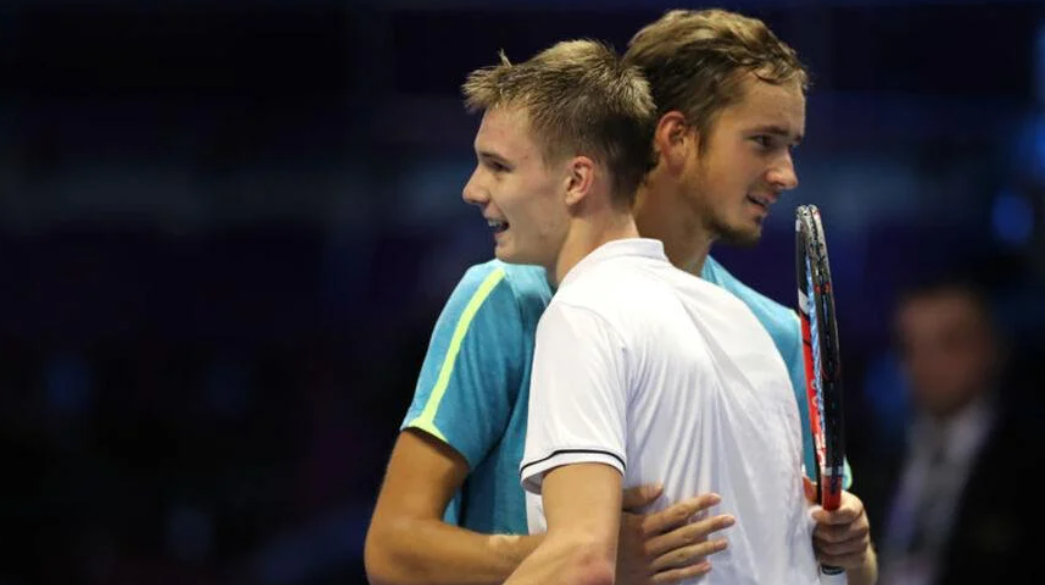 Бублик иронично высказался о Медведеве перед финалом ATP 500