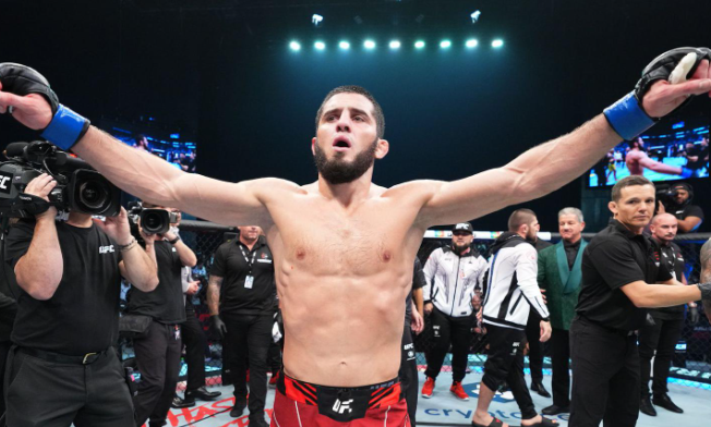 Ислам Махачев заявил о желании стать двойным чемпионом UFC