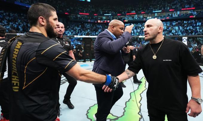 Прямая трансляция UFC 294 21 октября: как смотреть онлайн в Казахстане, где покажут турнир