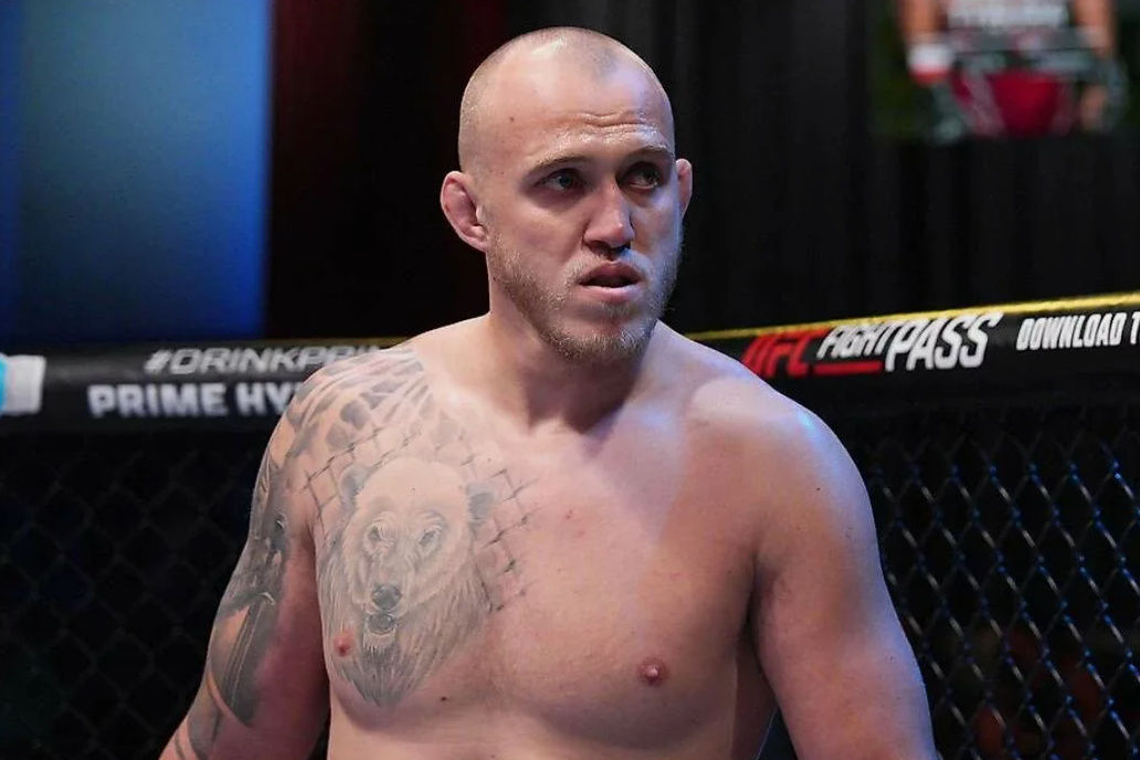 Cпивак – Кортес-Акосто прогноз на UFC 316 8 июня 2025 года