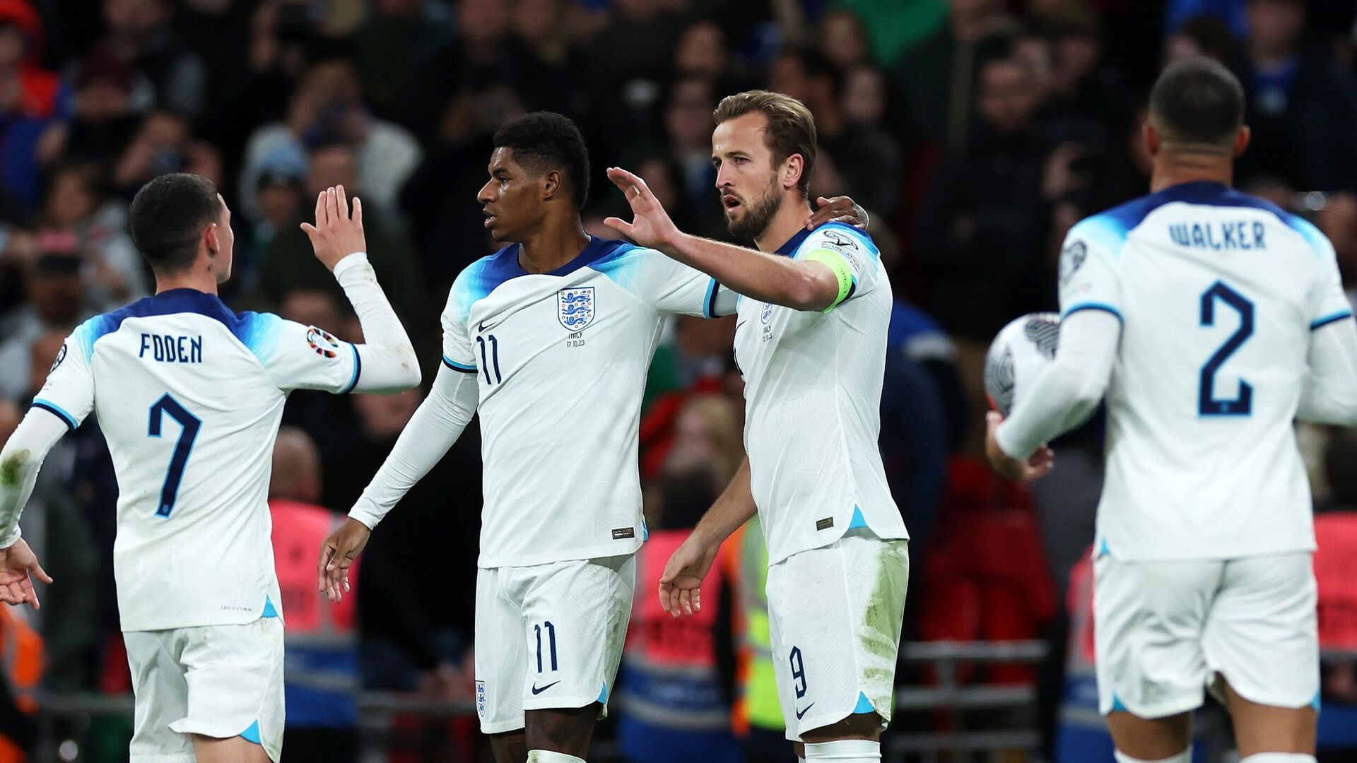 1993 denmark vs ispaniya. Матчи на неделю англия. Матчи на неделю англия. Евро игры 2015. Английская лига футболисты.