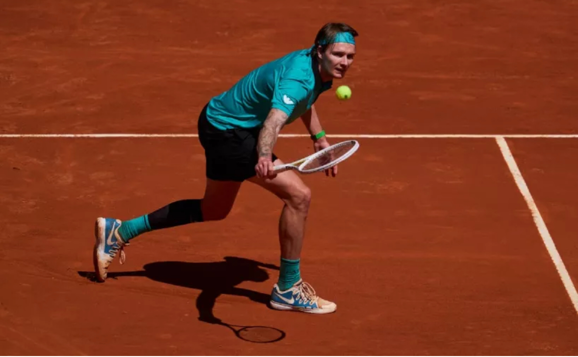 Казахстанские теннисисты улучшили позиции в обновленном рейтинге ATP