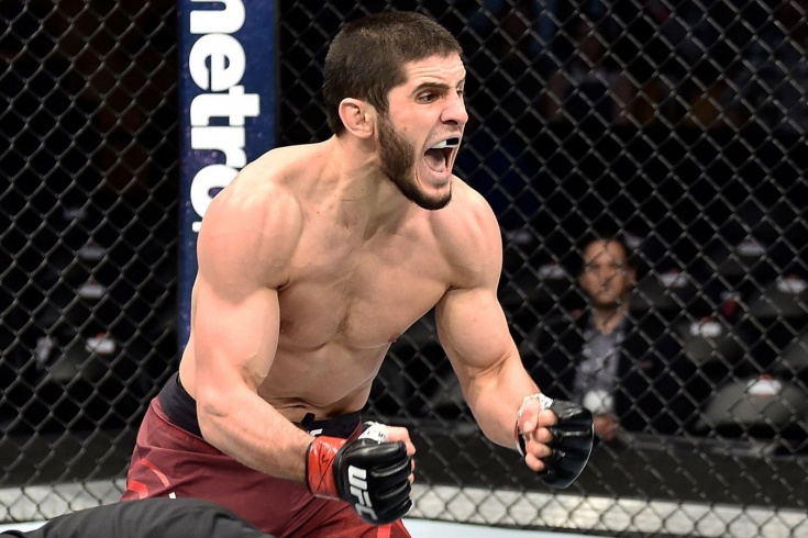 Махачев выиграл у Волкановски решением судей на UFC 284