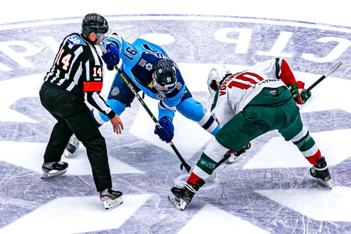 Хоккей кхл ак барс сибирь счет. Ак барс 1998. Хоккей кхл ак барс сибирь счет. Хоккей ак барс. Ак барс сибирь 14 января.