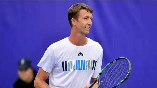Григорий Ломакин вылетел в первом круге турнира ITF в Китае