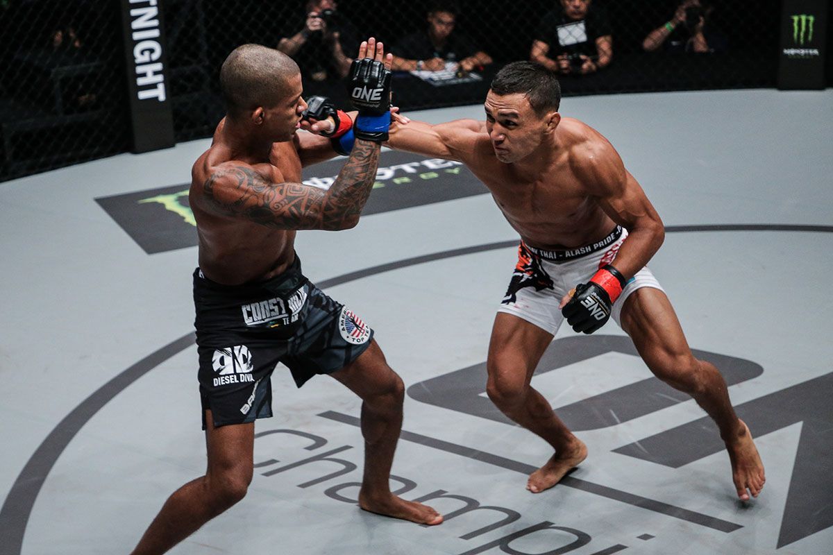 Бои казахстанцев в ONE FC – чистая классика: их поединки попали в сотню лучших в истории