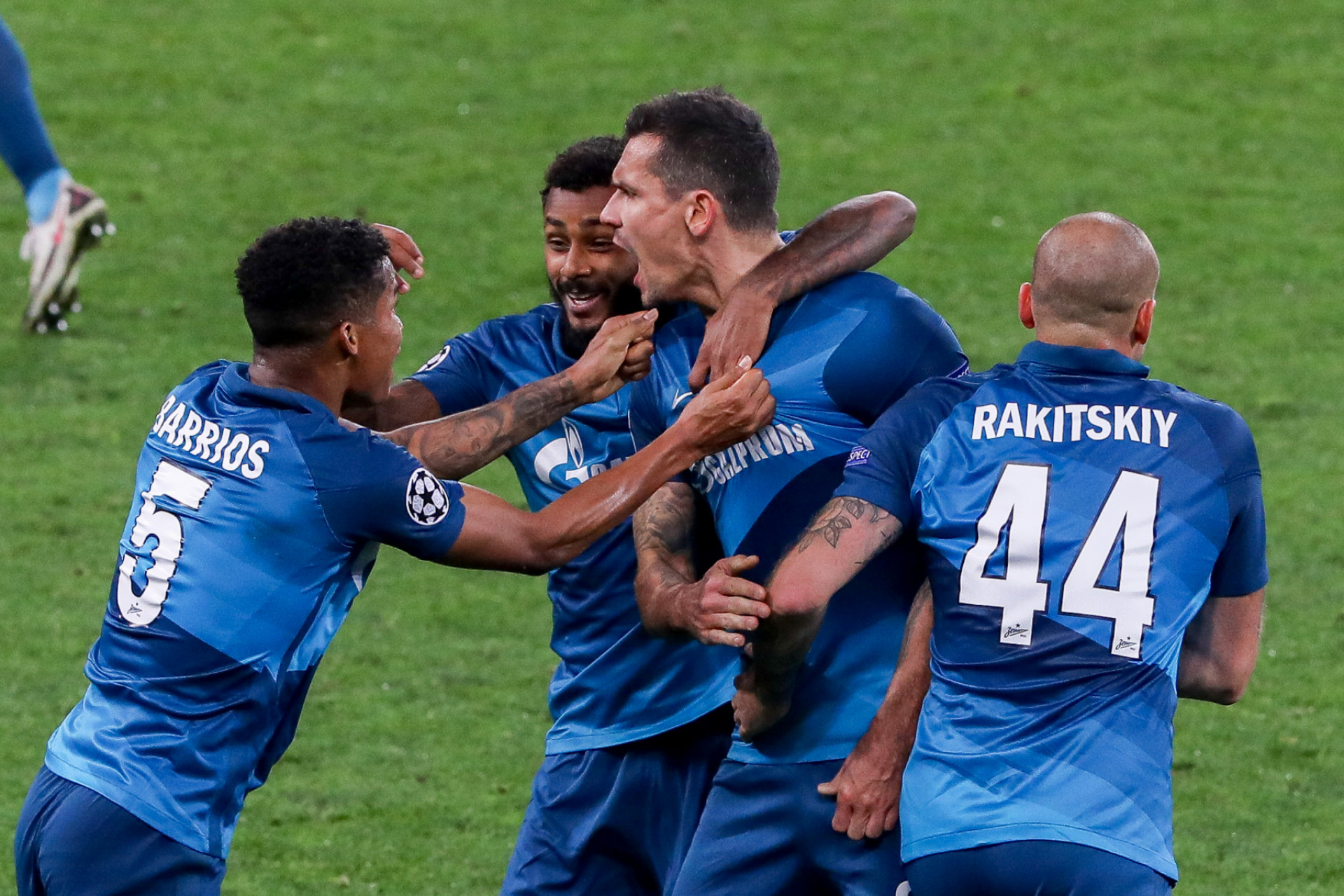 Зенит брюгге 2014. Брюгге зенит 3 0. Брюгге дивасон. Локомотив брюгге 2002. Зенит брюгге.